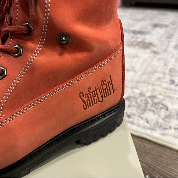 Women’s Safety Girl Pink Steel Toe Faux Fur lined size 6 non slip boots - Picture 4 of 9